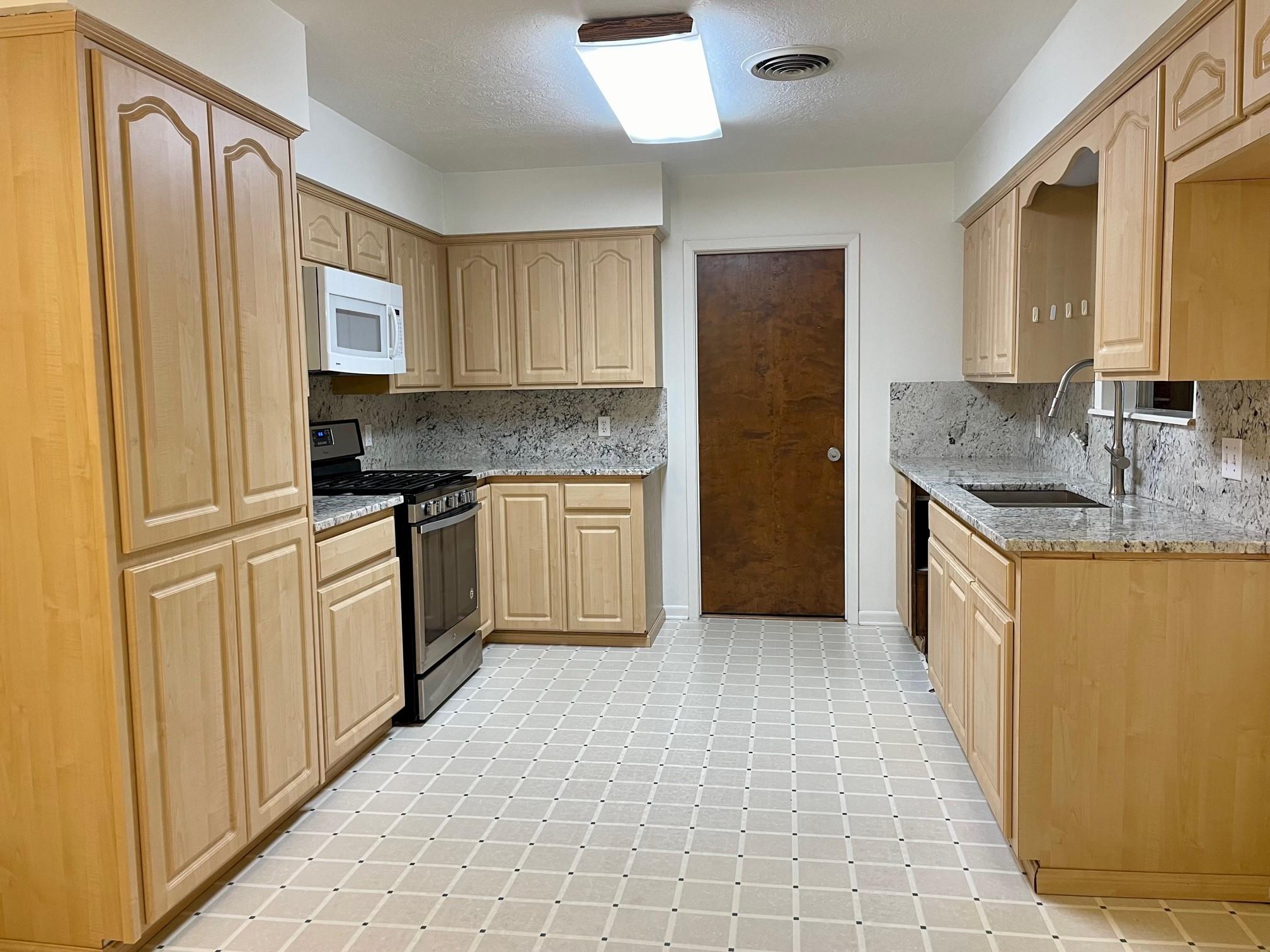 2101 Glenda Boulevard