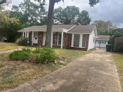 Photo of 6813 Rowan Lane, Houston, TX 77074 (MLS # 45363712)