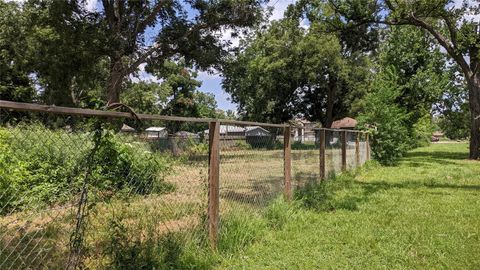 Photo of 9531 Irby Street, Houston, TX 77088 (MLS # 46320148) Photo of 9531 Irby Street, Houston, TX 77088 (MLS # 46320148)