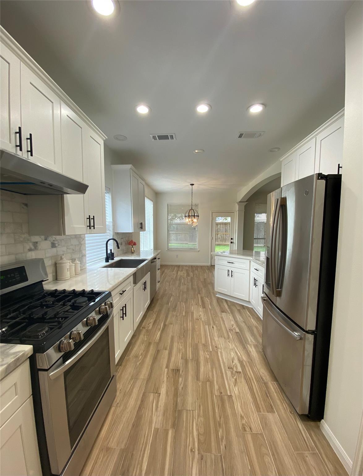 3907 Meadow Lilly Lane