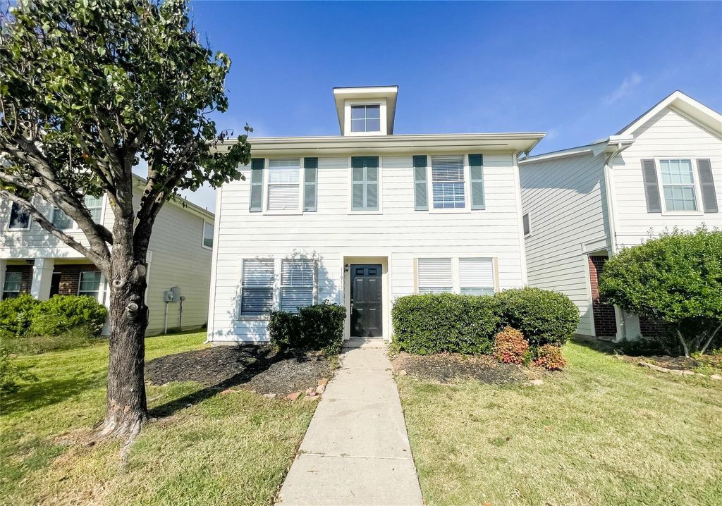 Photo of 11913 Longwood Garden Way, Houston, TX 77047 (MLS # 48632355)