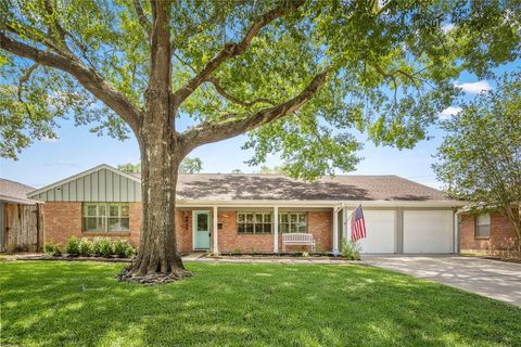 Photo of 4845 Briarbend Drive, Houston, TX 77035 (MLS # 22603337)