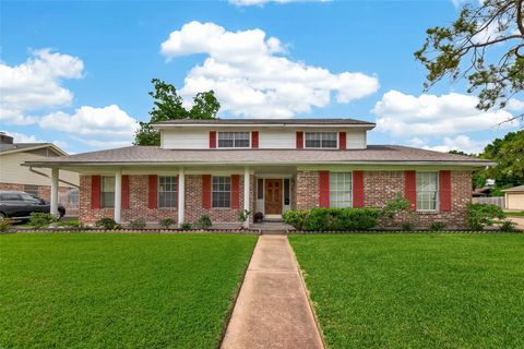 Photo of 9235 Sharpview Drive, Houston, TX 77036 (MLS # 76441748)