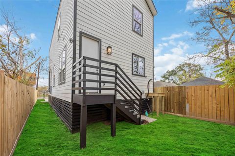Tiny photo for 2207 Des Chaumes Street, Houston, TX 77026 (MLS # 9172191)