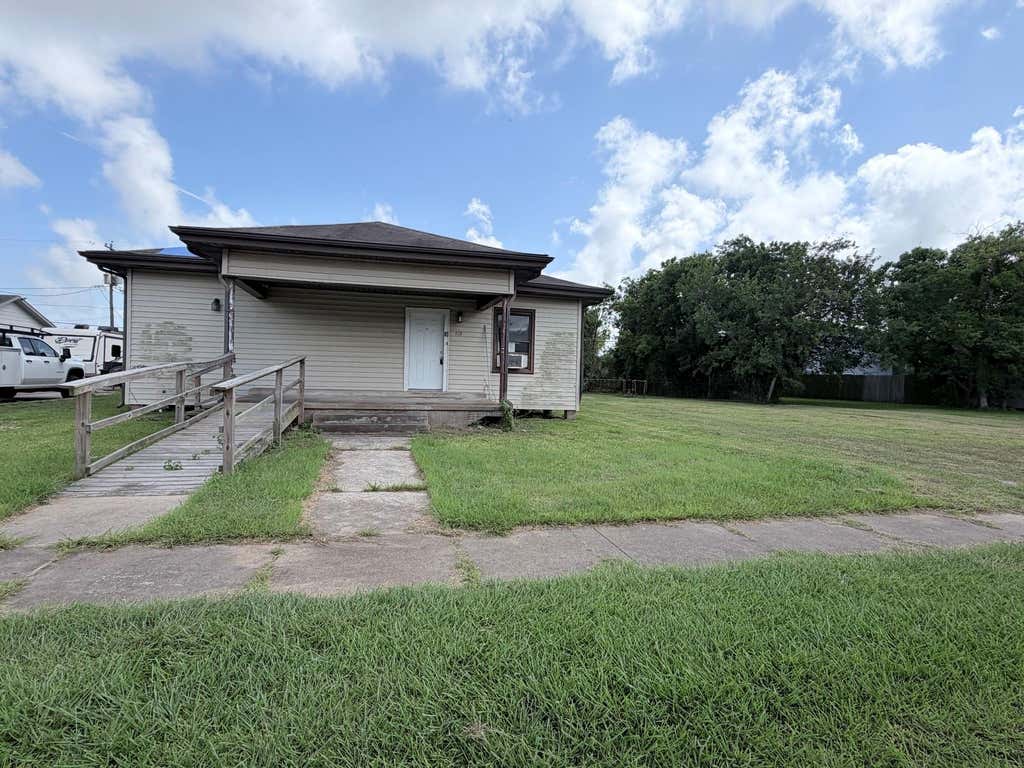 Photo of 419 W 2nd Street, Freeport, TX 77541 (MLS # 832897)