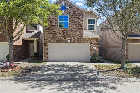 Photo of 17114 Amarose Drive, Houston, TX 77090 (MLS # 93003046)