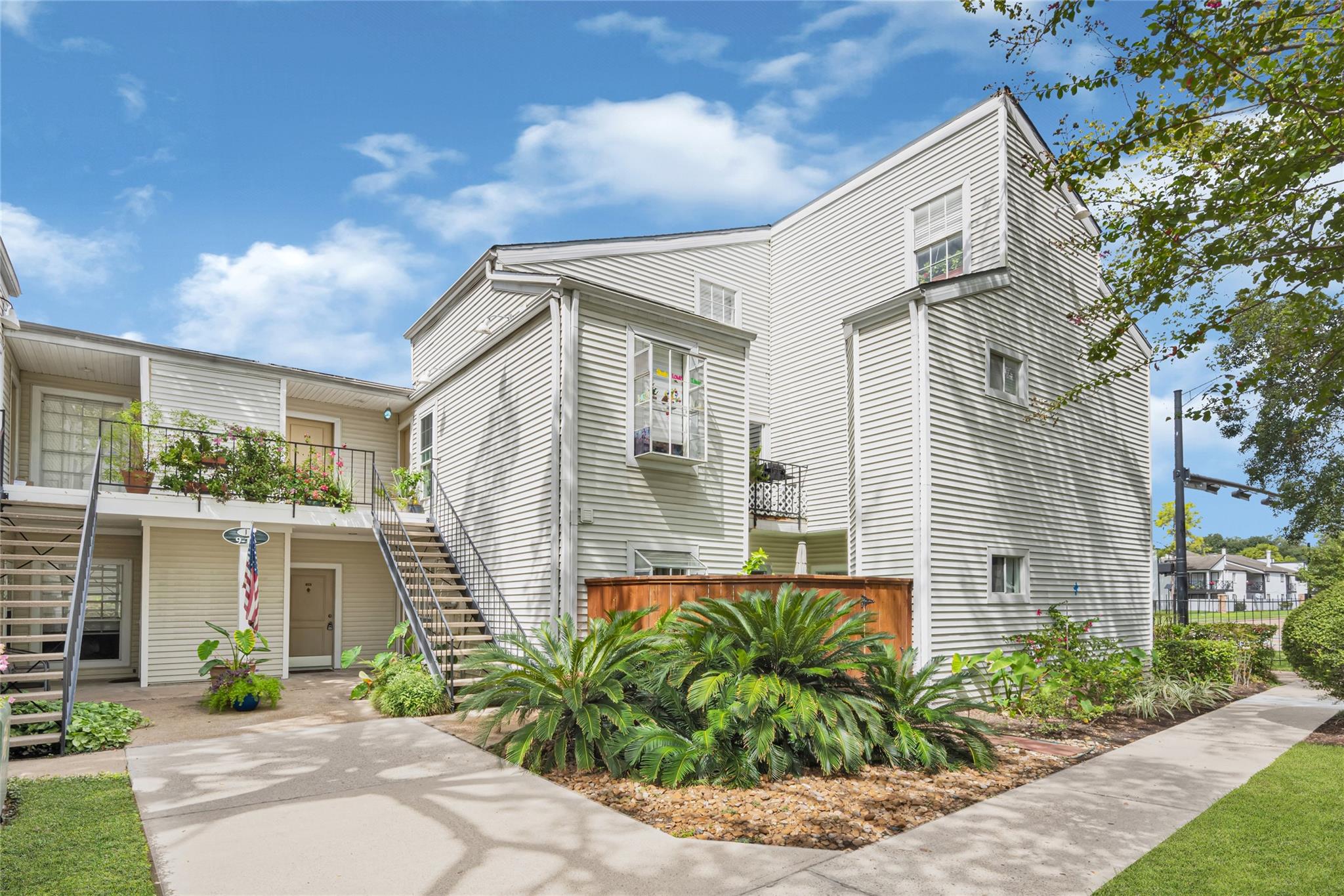 9809 Richmond Ave, Unit J-12