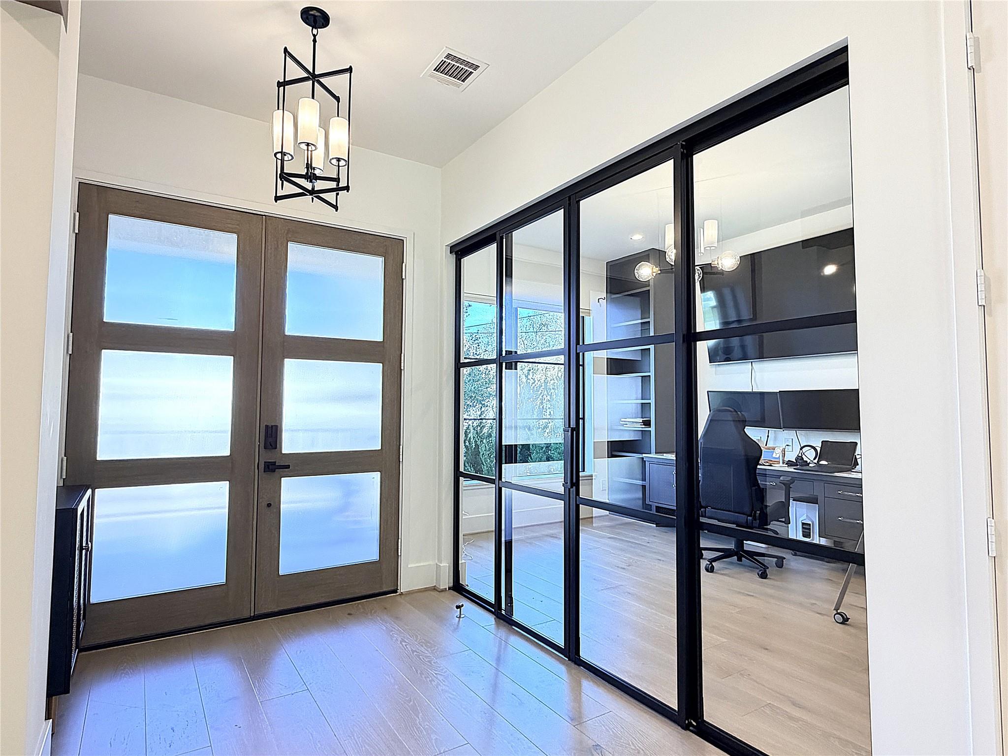 3021 Blue Bonnet Boulevard