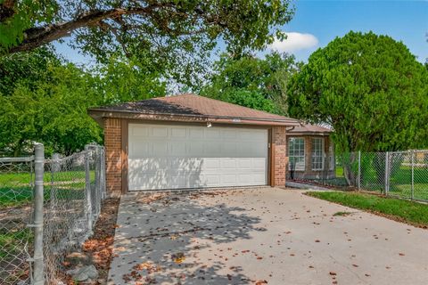 Photo of 5800 East Road, Baytown, TX 77521 (MLS # 83244283) Photo of 5800 East Road, Baytown, TX 77521 (MLS # 83244283)