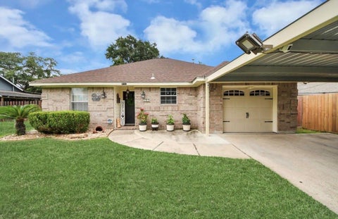 Homes For Sale - 702 Ruth Street<br/> Baytown, TX 77520