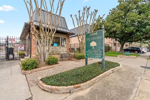 Photo of 2475 Underwood Street #174, Houston, TX 77030 (MLS # 8794732)