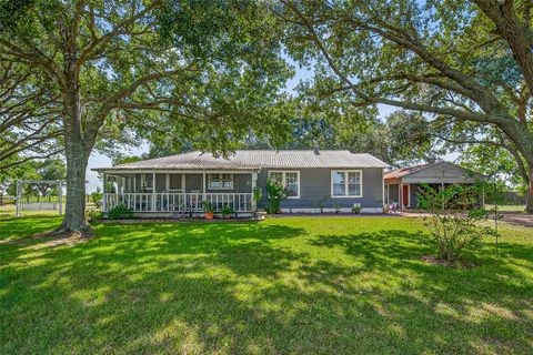 Photo of 9205 County Road 273, East Bernard, TX 77435 (MLS # 49661215)