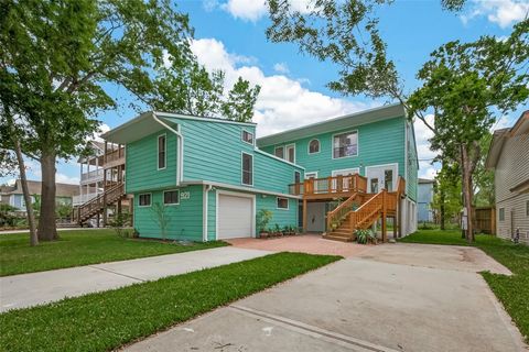 Homes For Sale - 921 Ivy Road<br/> Galveston County, Clear Lake Shores, TX 77565