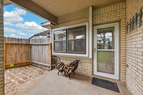 Tiny photo for 8831 Hedgestone Court, La Porte, TX 77571 (MLS # 40604183)