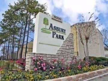 Photo of 6200 W Tidwell Road #506, Houston, TX 77092 (MLS # 35016943)