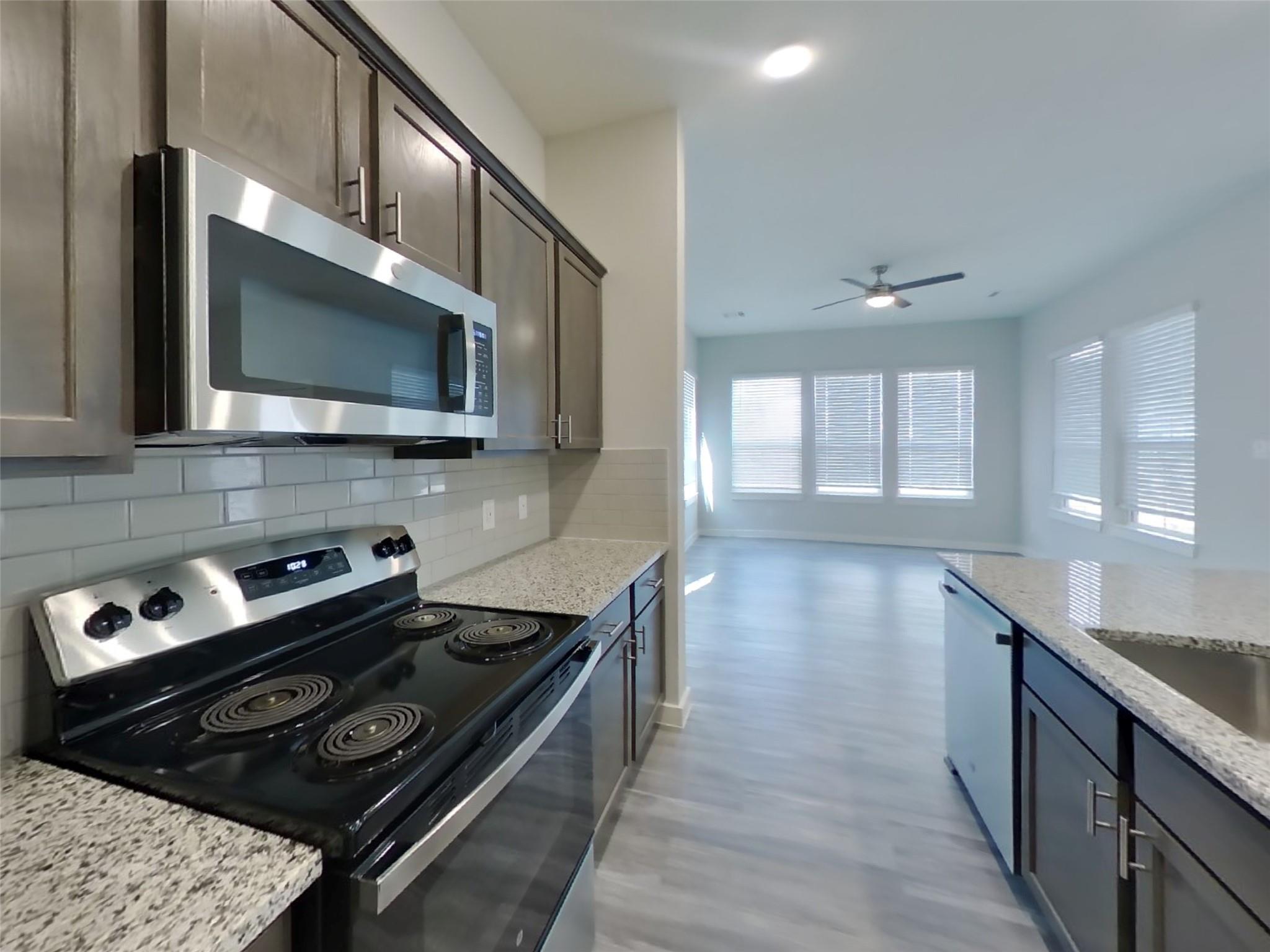 9835 Willow Creek Commerce Drive 422