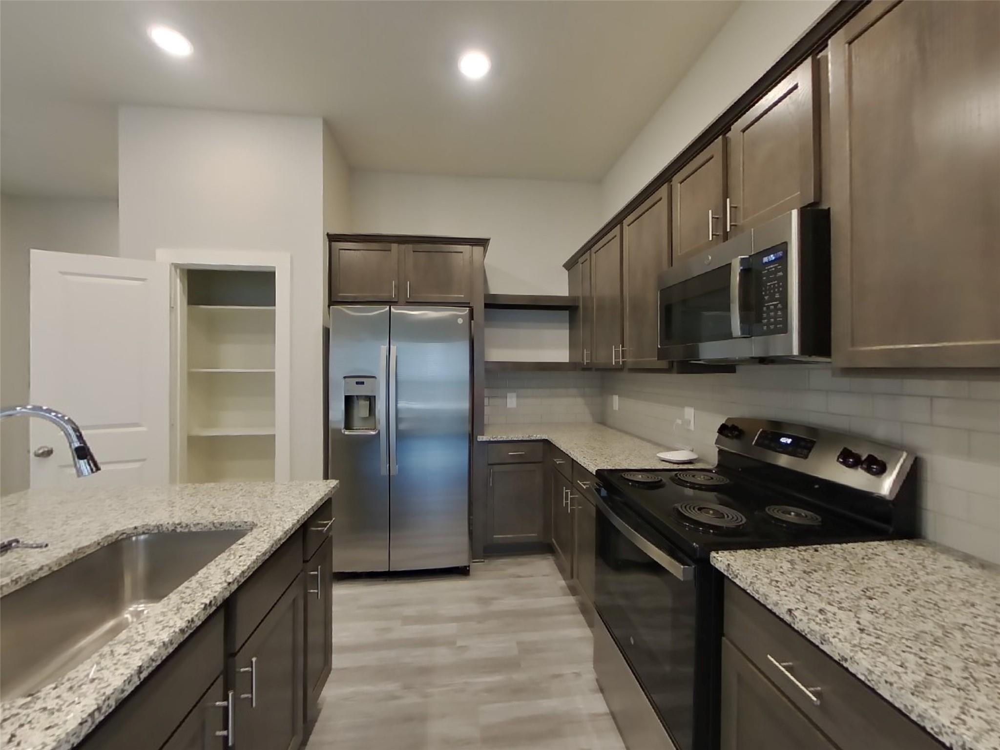 9835 Willow Creek Commerce Drive 422