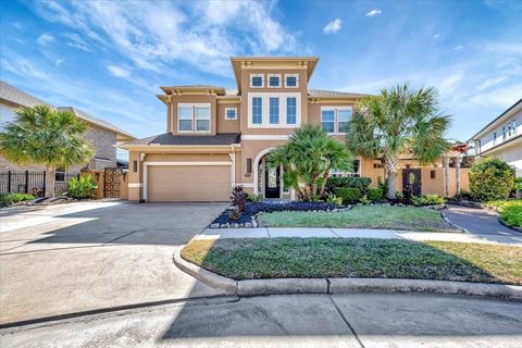 Homes For Sale - 2417 Blue Canoe Court<br/> Seabrook, TX 77586