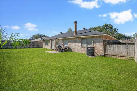 Photo of 518 Northlawn Drive, Houston, TX 77073 (MLS # 24115469)