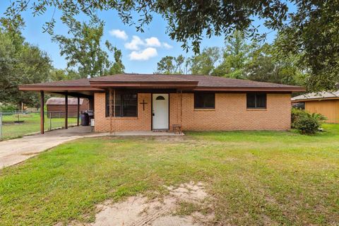 Photo of 2564 Dennis Street, Orange, TX 77632 (MLS # 71078291)