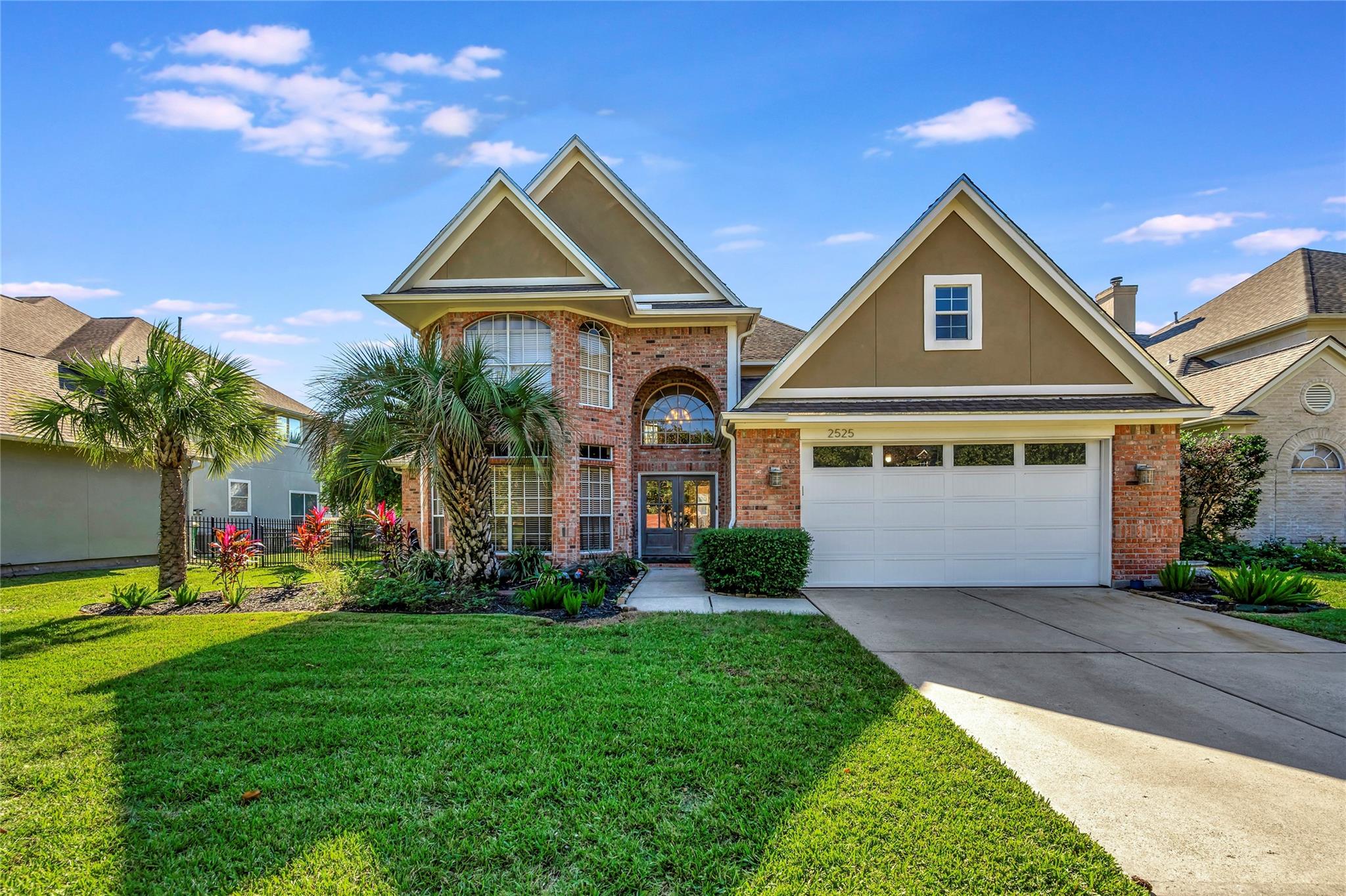 2525 Breaux Trace
