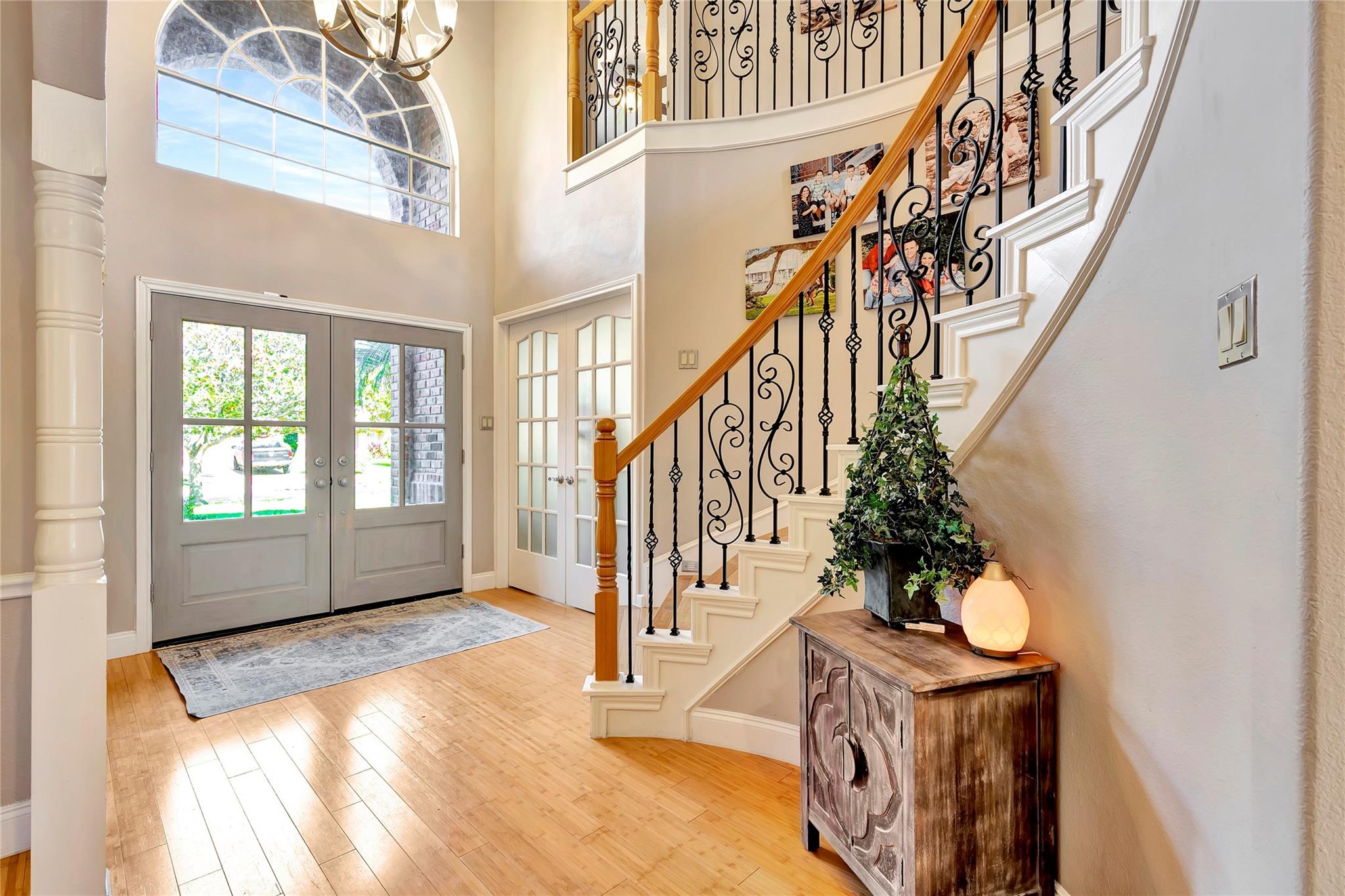 2525 Breaux Trace