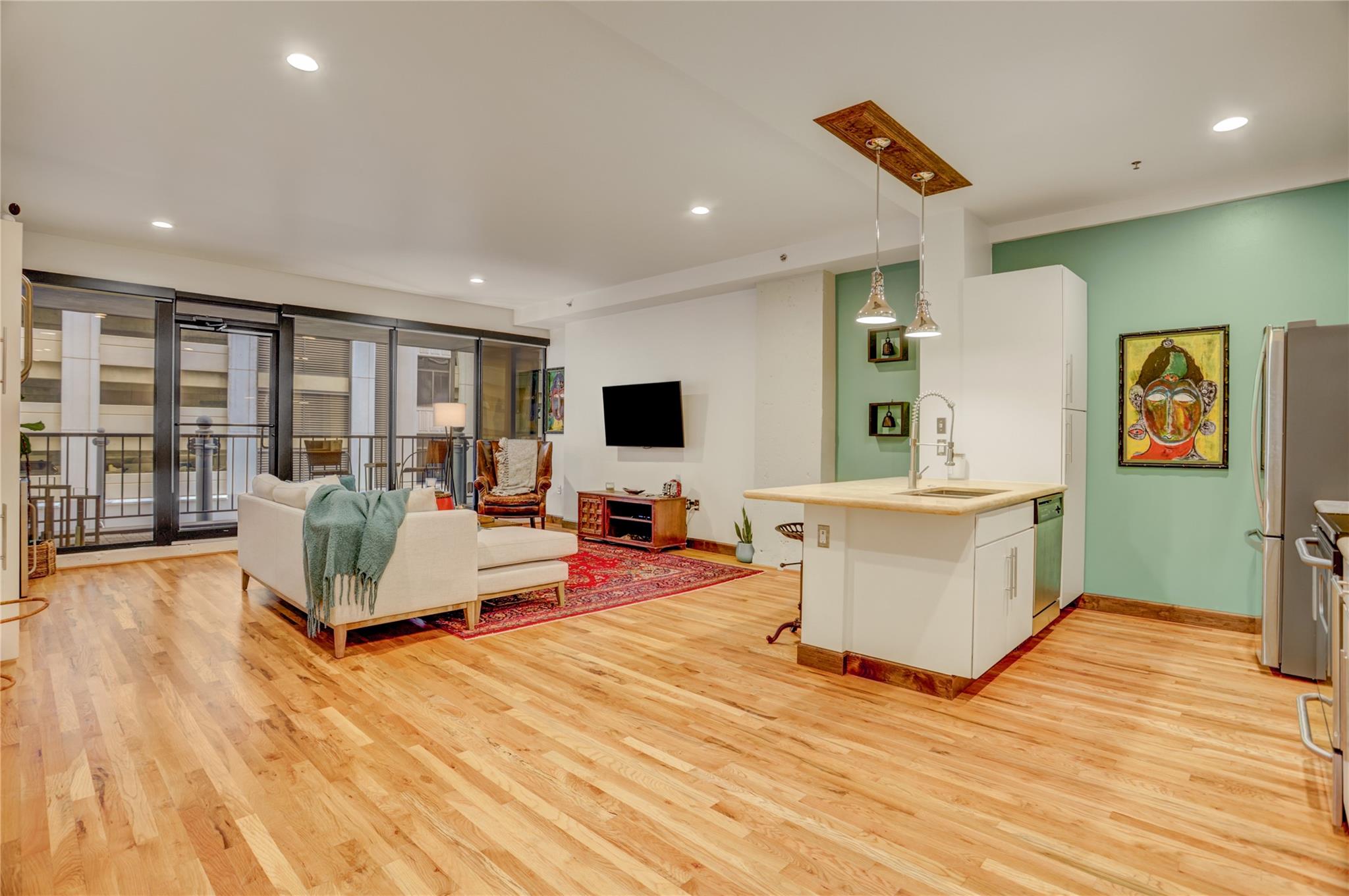 917 Main Street 305