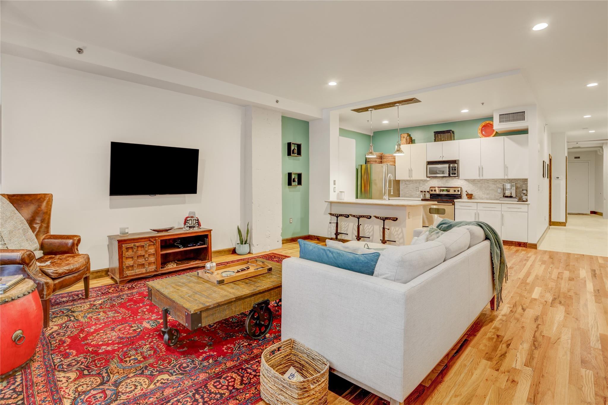 917 Main Street 305