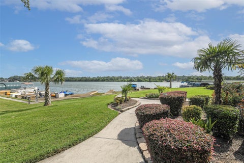 Townhouse For Sale - 93 W Palm Boulevard<br/> Montgomery, TX 77356