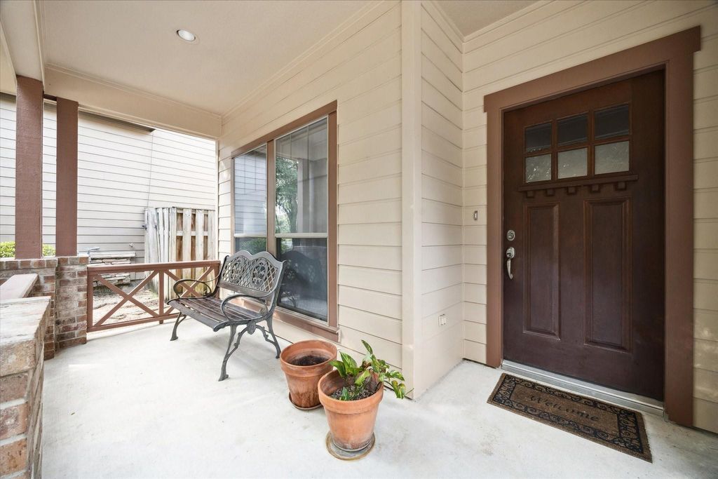 Photo of 6 Douvaine Court, The Woodlands, TX 77382 (MLS # 15233040)