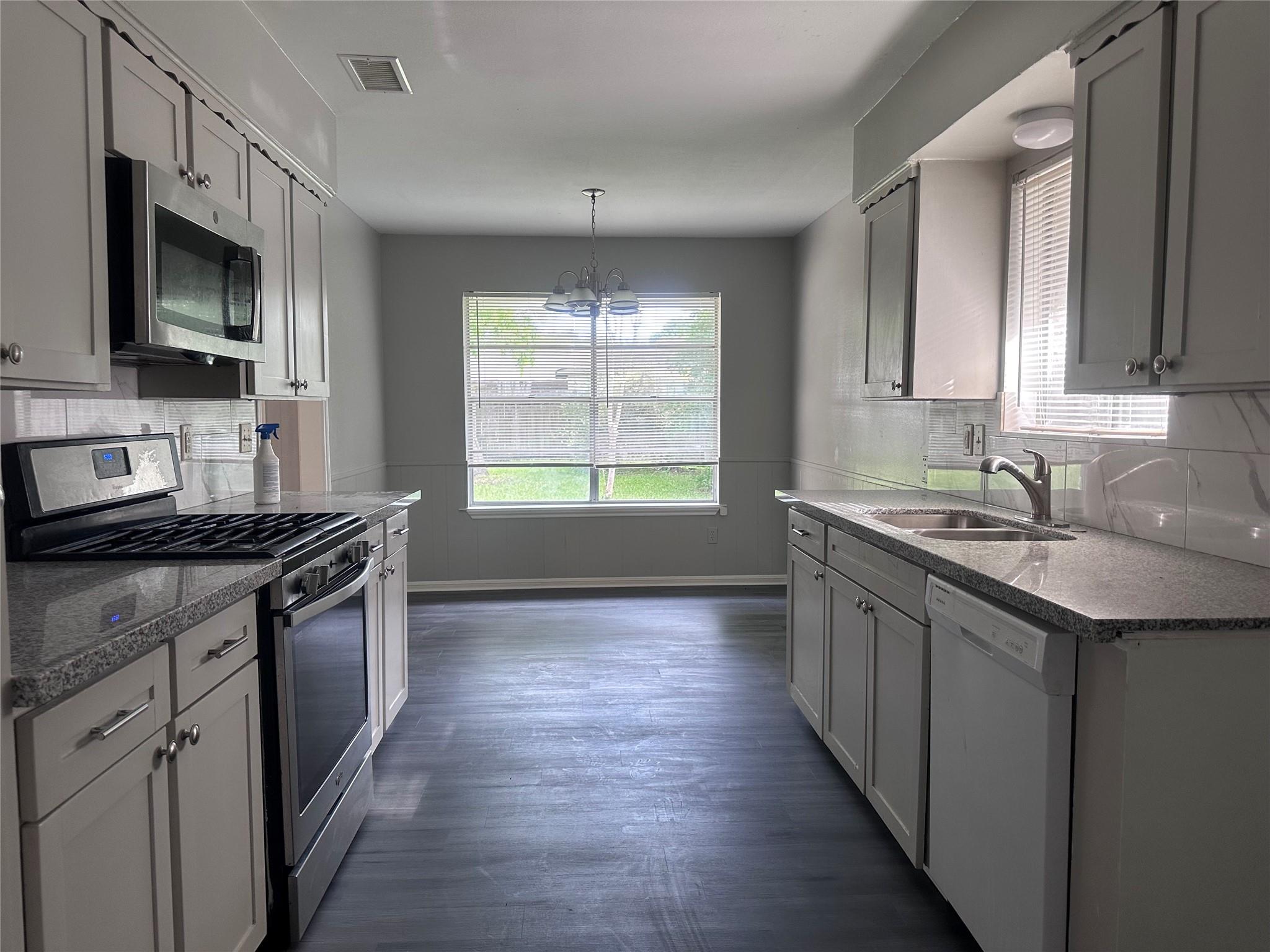 13611 Fernhill Drive