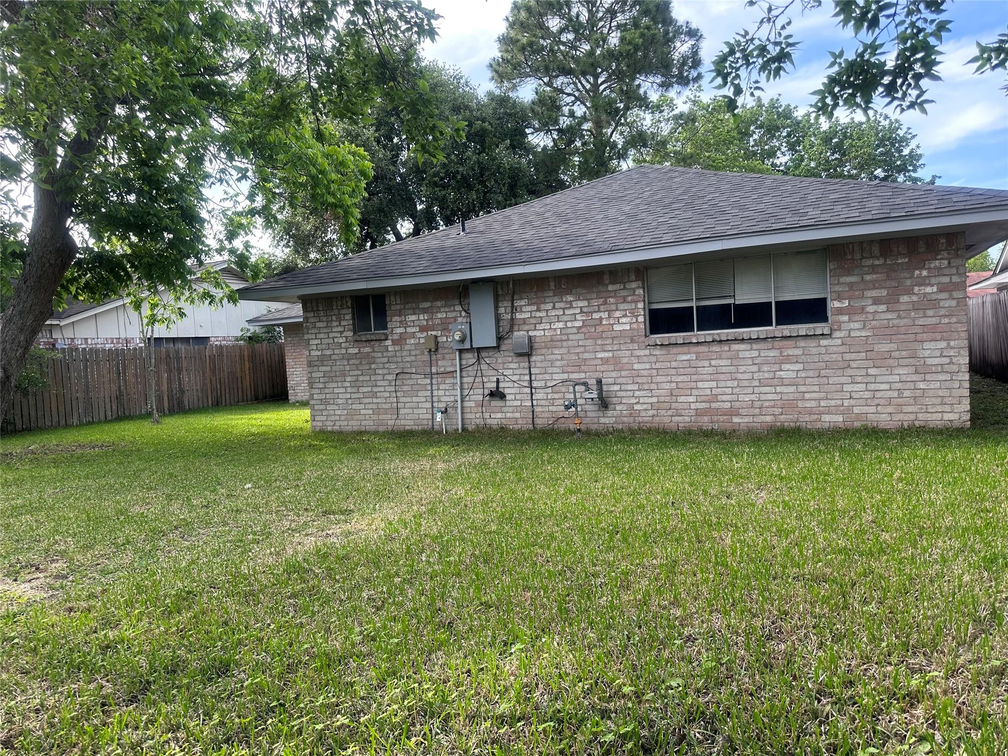 13611 Fernhill Drive