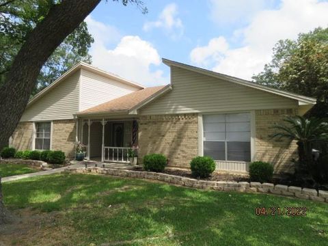 Photo of 2103 Avenue N, Nederland, TX 77627 (MLS # 84061534)