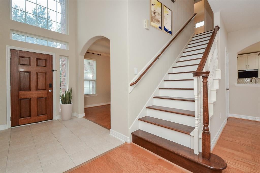 6102 Meadowstream Court