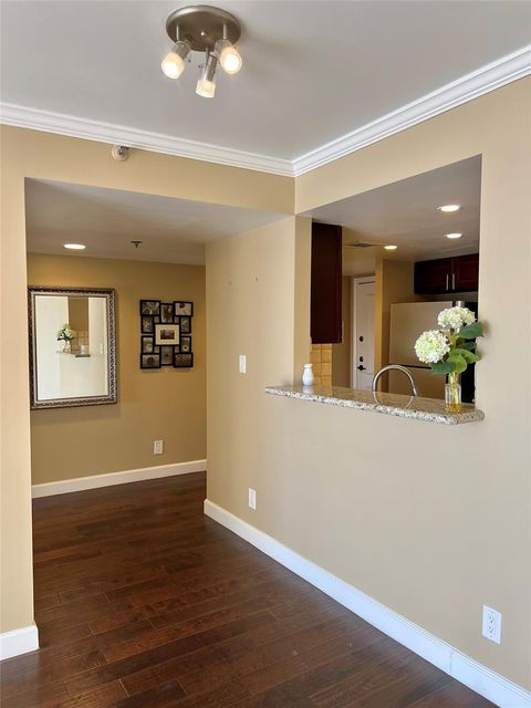 Photo of 3525 Sage Road #1218, Houston, TX 77056 (MLS # 85523162)