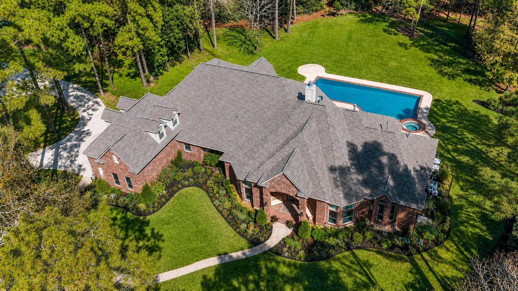 11302 Lake Forest Drive