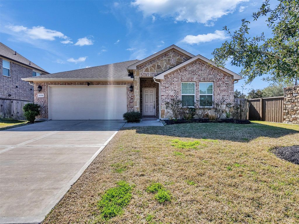 Photo of 6096 Pearland Place, Pearland, TX 77581 (MLS # 20662577)