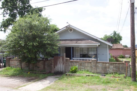 Photo of 4604 Octavia Street, Houston, TX 77026 (MLS # 11901336)
