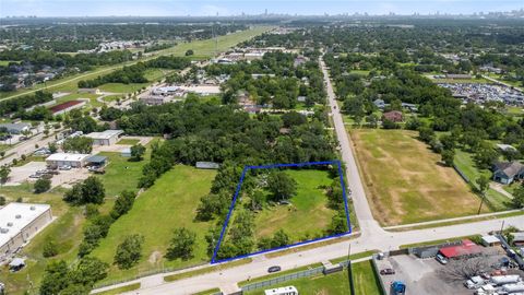 Photo of 4410 Simsbrook Drive Dr, Houston, TX 77045 (MLS # 54557659)