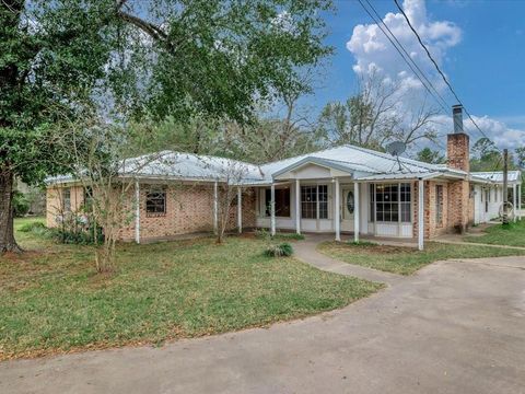 Photo of 312 Pinecrest Drive, Trinity, TX 75862 (MLS # 986759)