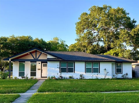 Photo of 8058 Longridge Drive, Houston, TX 77055 (MLS # 7756120)