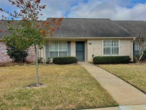 Townhouse For Rent - 7936 Pecan Drive<br/> Beaumont, TX 77713