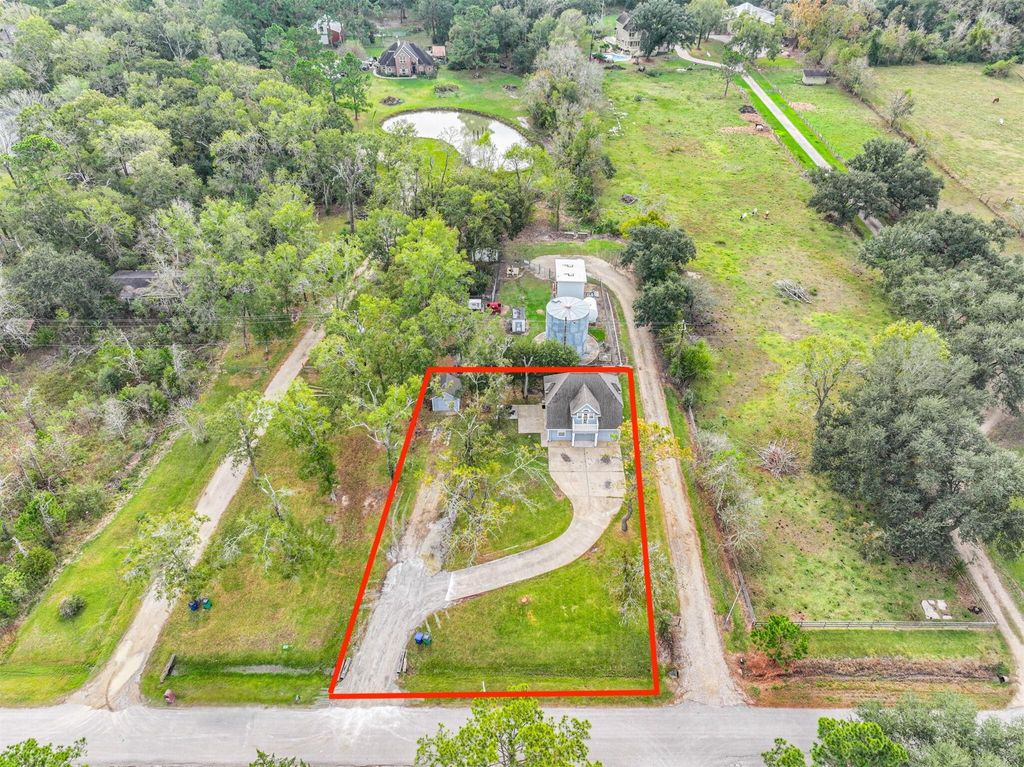 Photo of 515 County Road 193, Alvin, TX 77511 (MLS # 74661254)