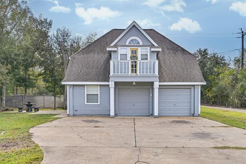 Photo of 515 County Road 193, Alvin, TX 77511 (MLS # 74661254)