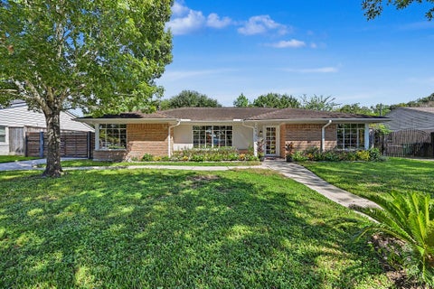 Photo of 10615 Atwell Drive, Houston, TX 77096 (MLS # 8126028)