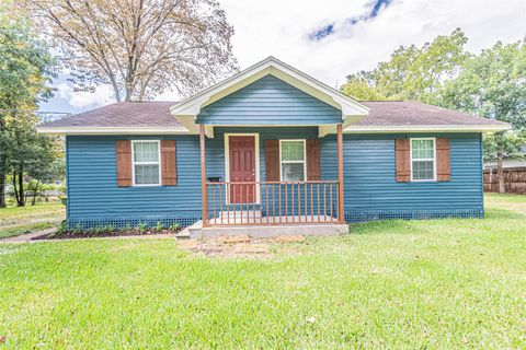Photo of 2110 N Galveston Avenue, Pearland, TX 77581 (MLS # 87142983) Photo of 2110 N Galveston Avenue, Pearland, TX 77581 (MLS # 87142983)