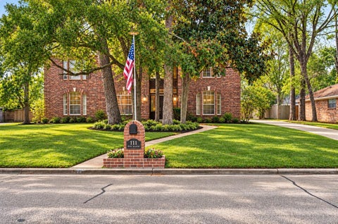 Photo of 111 Pine Manor Drive, Conroe, TX 77385 (MLS # 87213653)