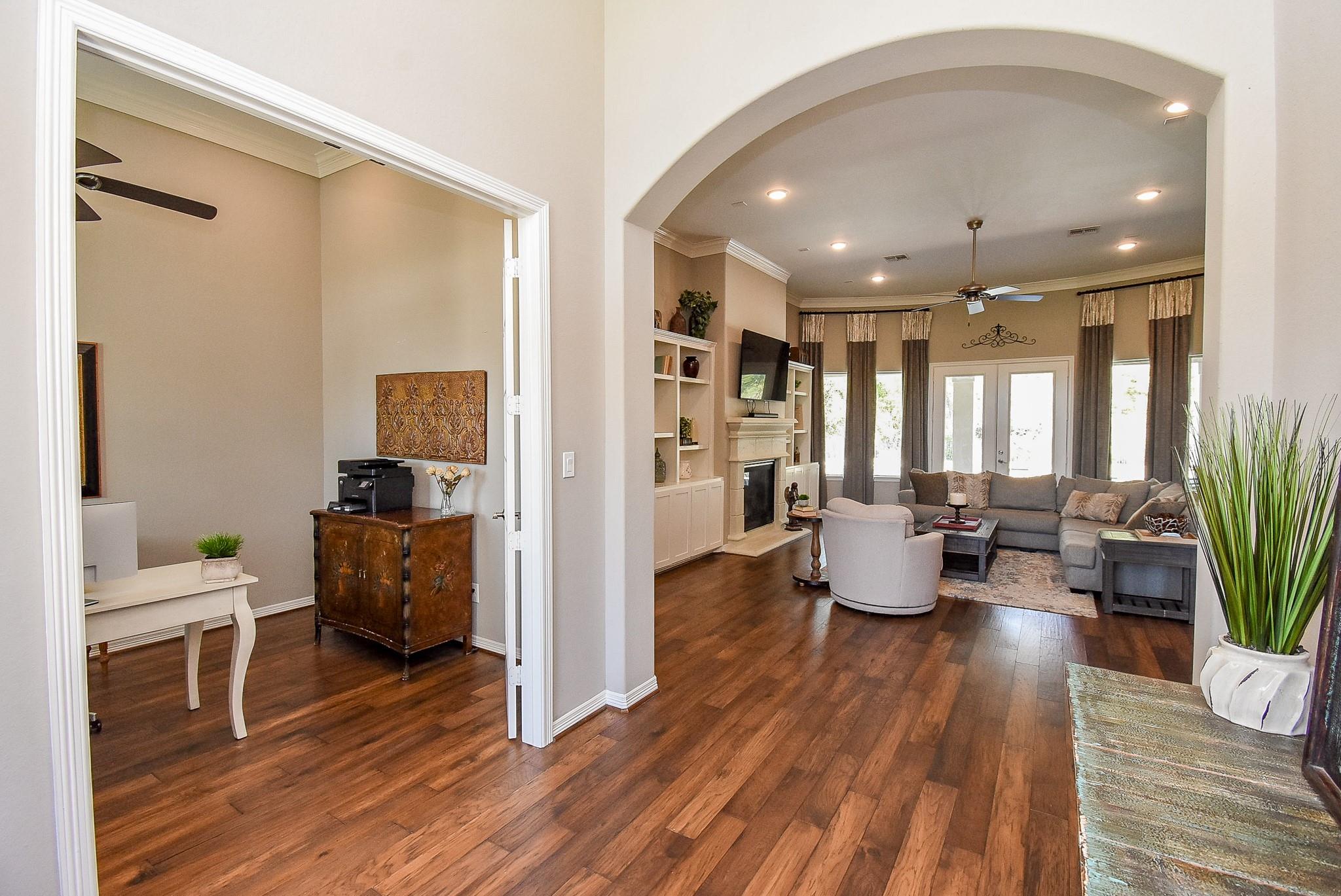 906 Royal Lakes Manor Boulevard