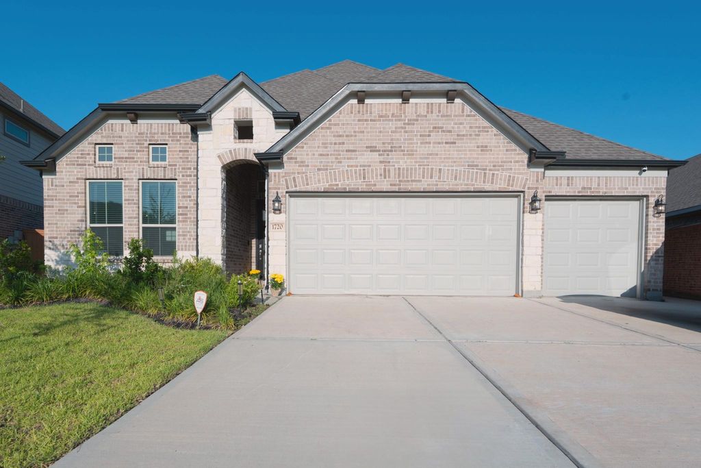 Photo of 1720 Daylight Lake Drive, Katy, TX 77493 (MLS # 93142932)