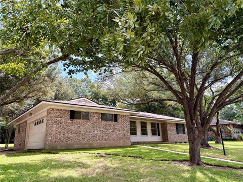 Photo of 1801 Beazley Street, Brenham, TX 77833 (MLS # 5295739)